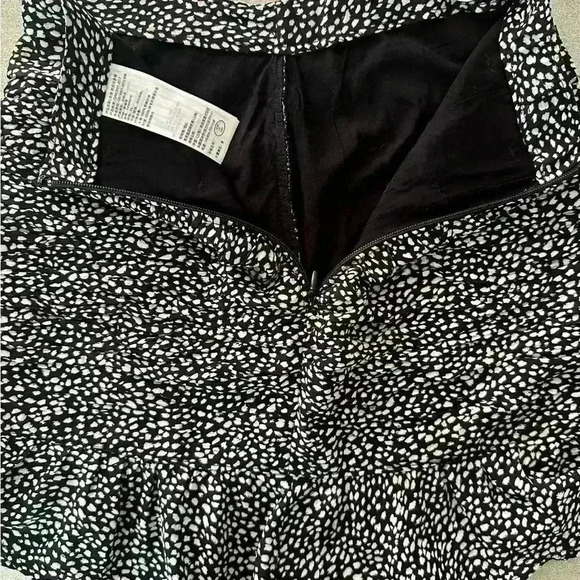 Abercrombie & Fitch Ruffle Hem Mini Skirt (344) - Picture 11 of 14